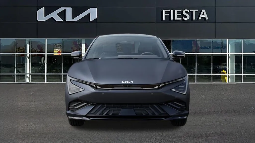 Kia EV6 photo 2
