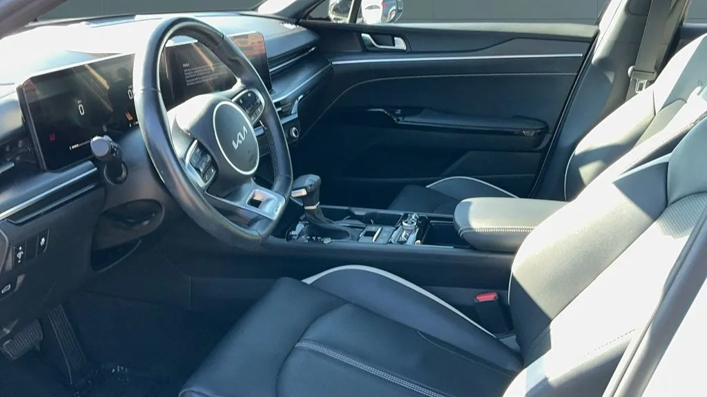 Kia K5 photo 13