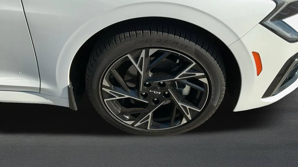 Kia K5 photo 8