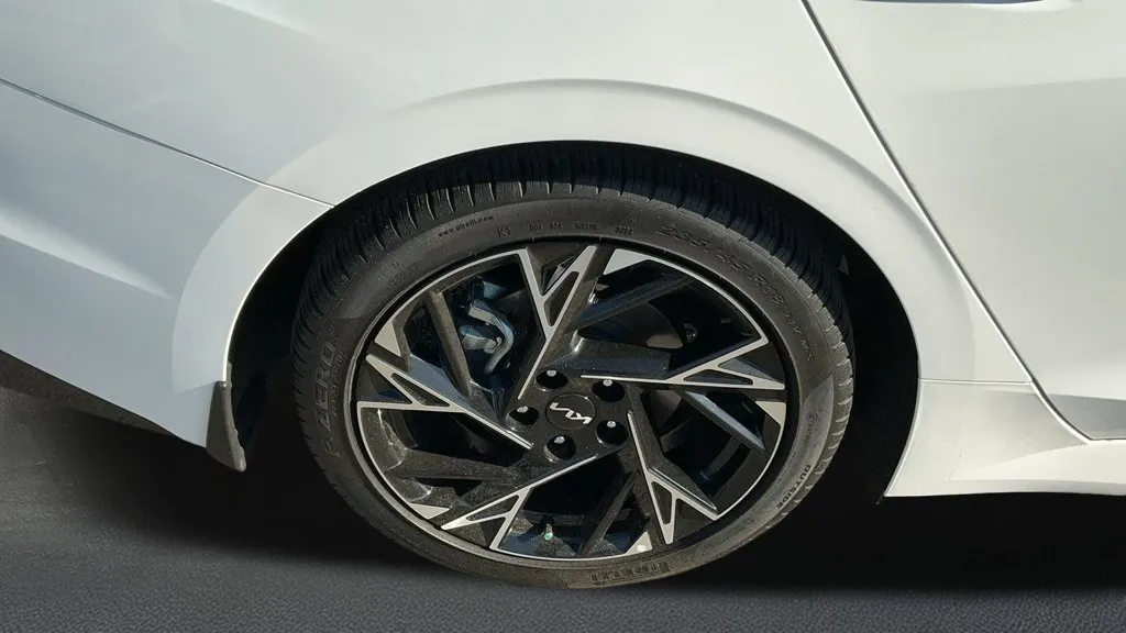 Kia K5 photo 9