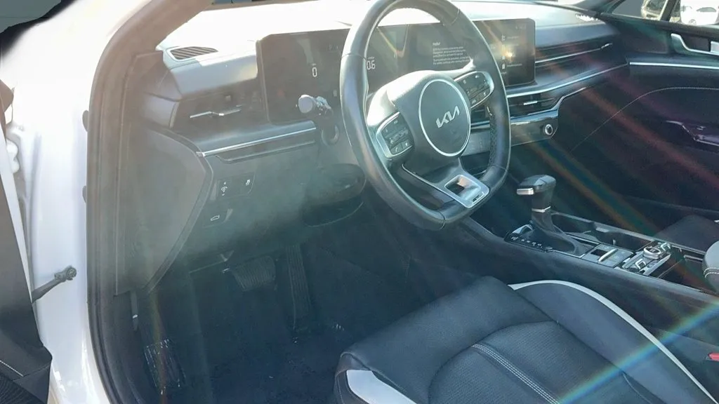 Kia K5 photo 14