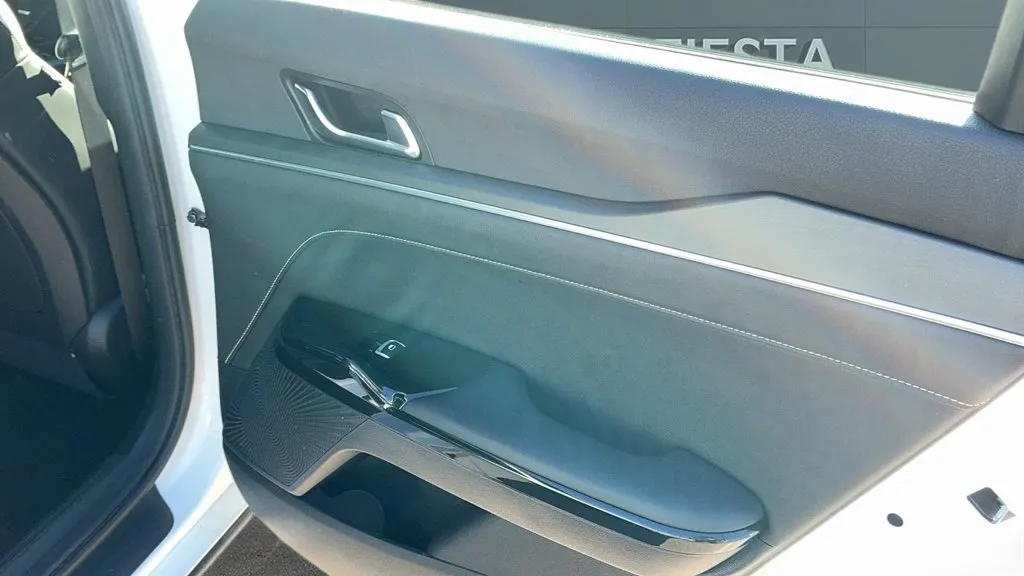 Kia K5 photo 19