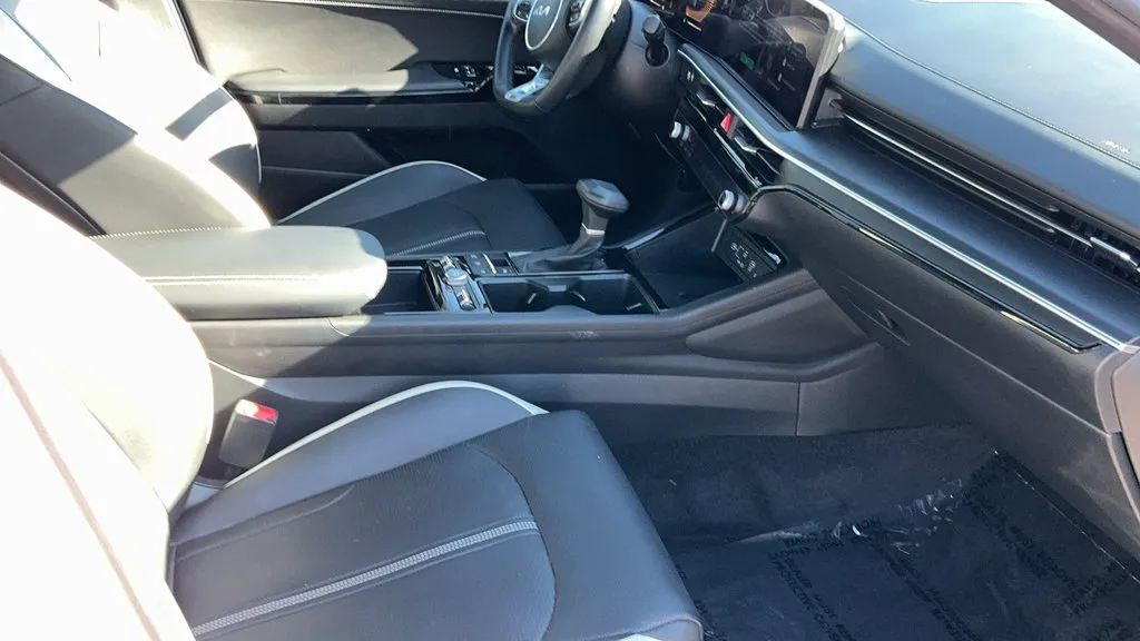 Kia K5 photo 22