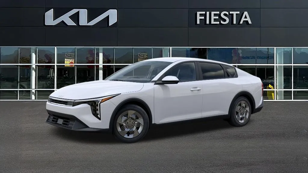 Kia K4 photo 3