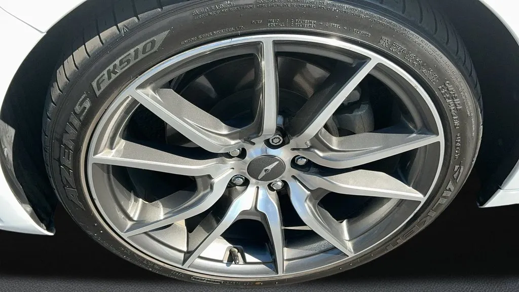 Genesis G70 photo 12