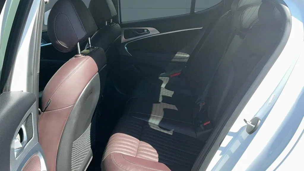 Genesis G70 photo 15