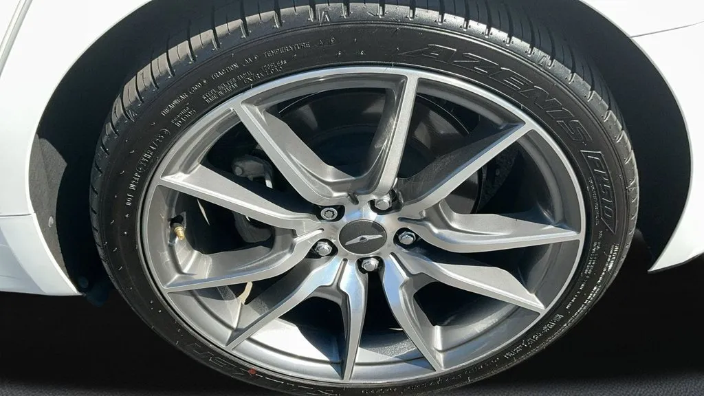 Genesis G70 photo 11