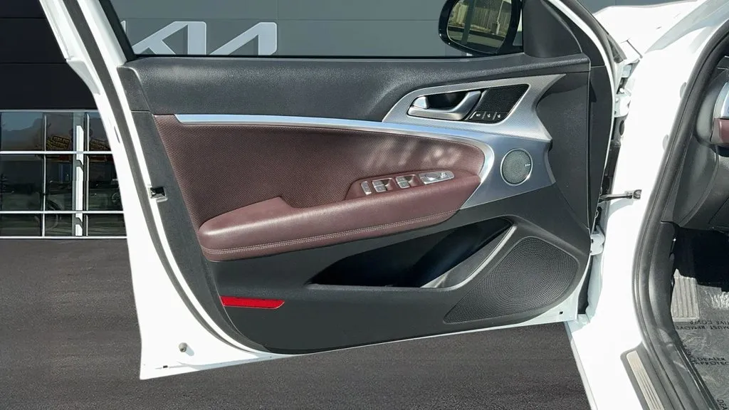 Genesis G70 photo 14