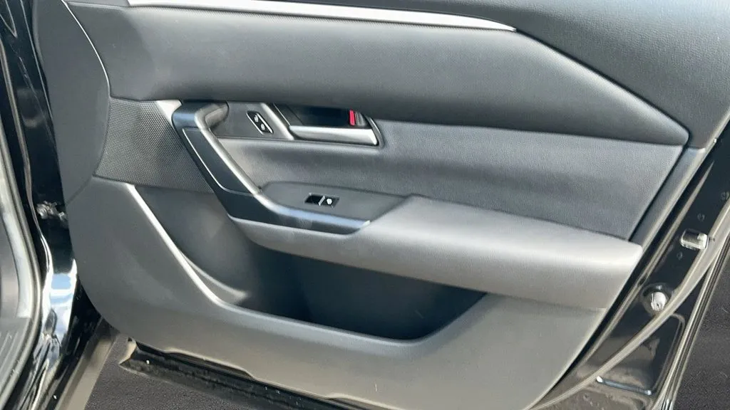 Mazda CX-50 photo 21