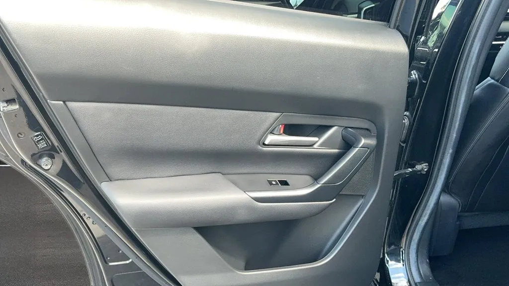 Mazda CX-50 photo 17