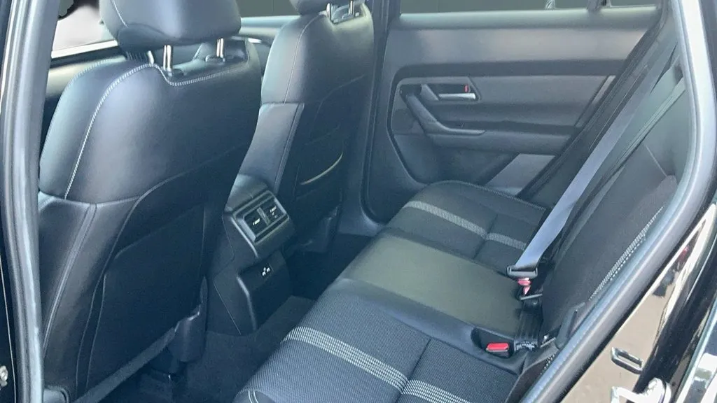 Mazda CX-50 photo 16