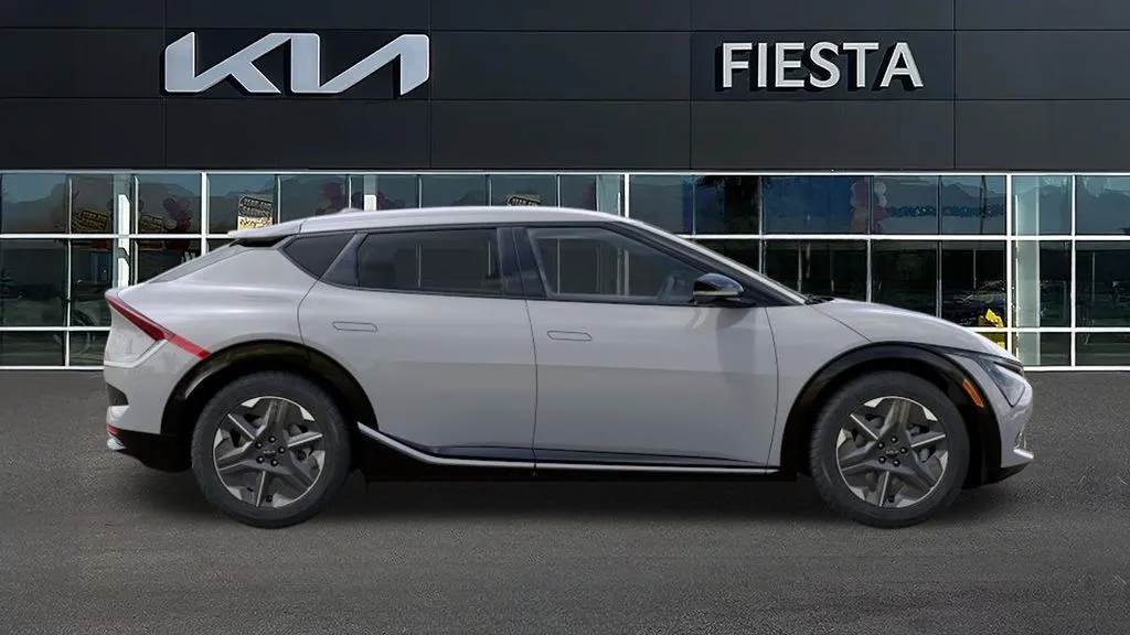 Kia EV6 photo 8