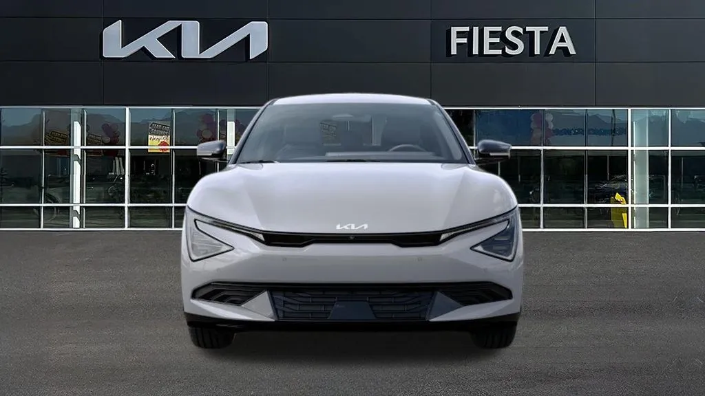 Kia EV6 photo 2