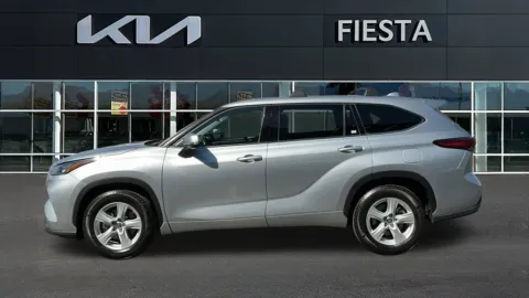 More photos of 2020 Toyota Highlander LE at Fiesta Kia, CA