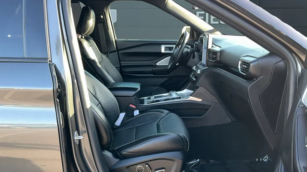 Ford Explorer photo 20