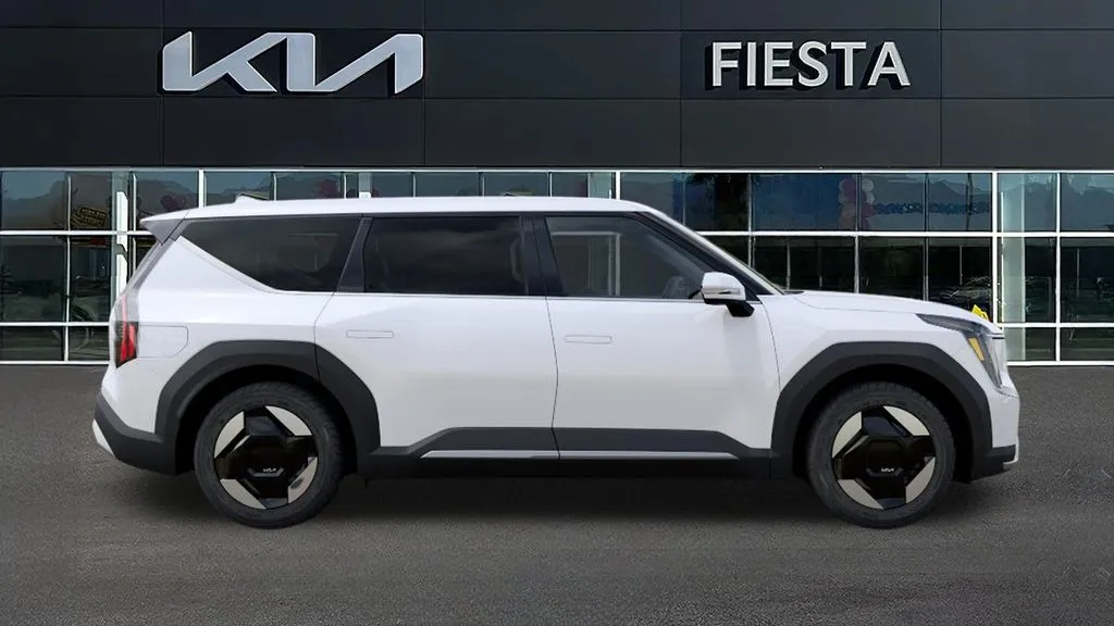 Kia EV9 photo 8