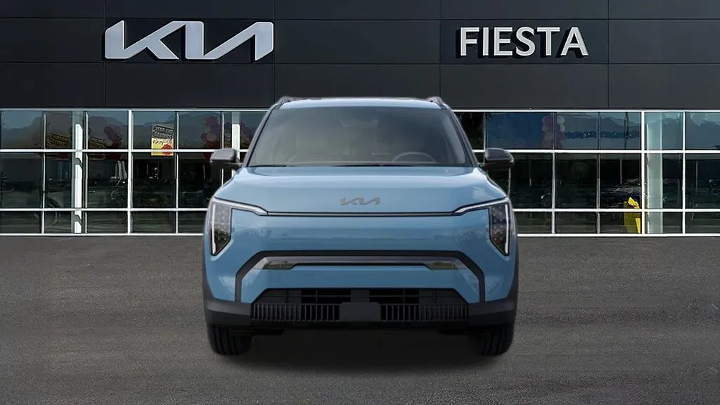 Kia EV3 photo 2