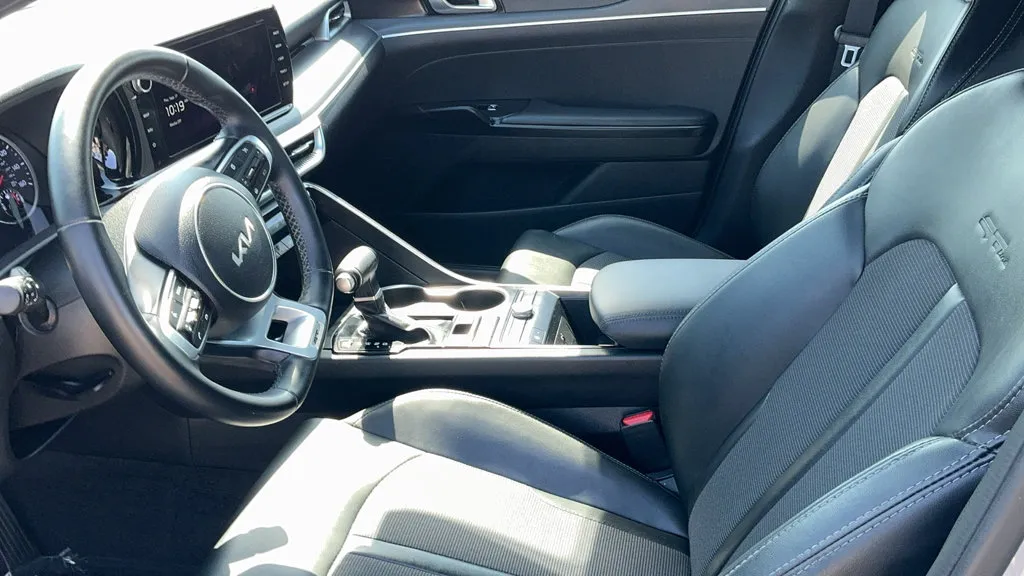 Kia K5 photo 13