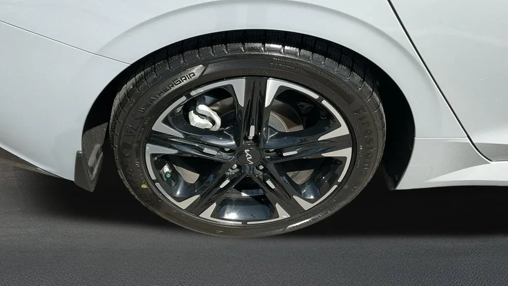 Kia K5 photo 9