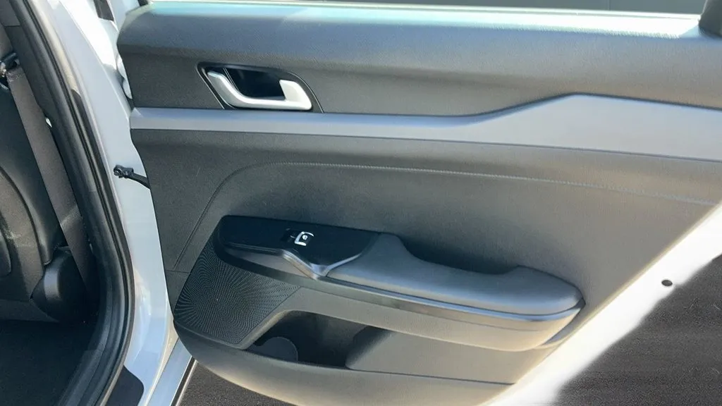 Kia K5 photo 19