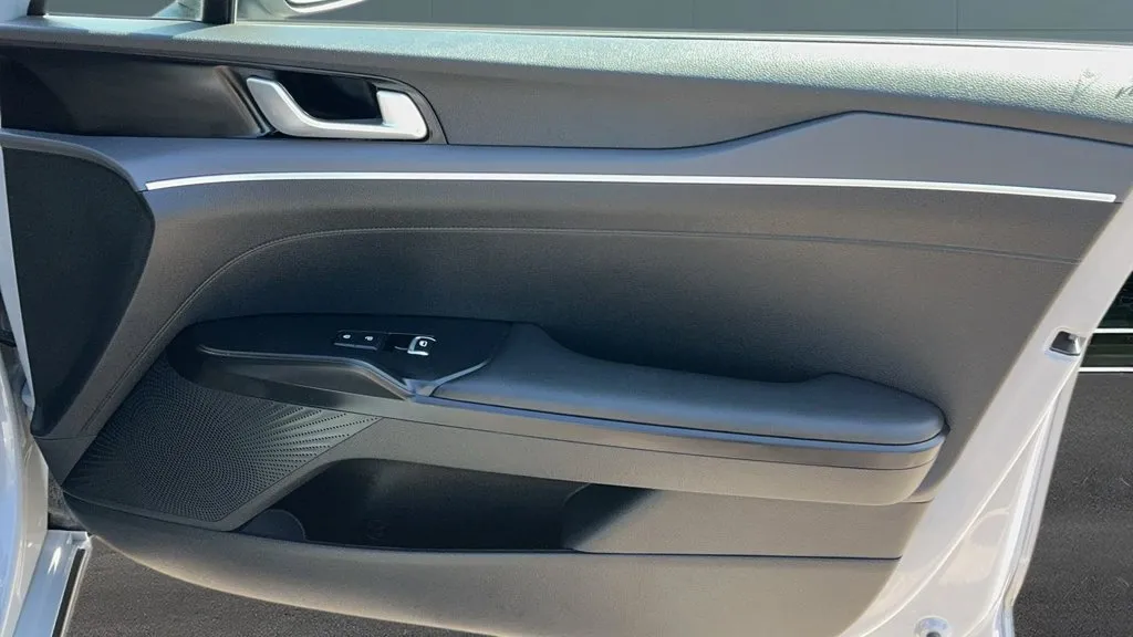 Kia K5 photo 21