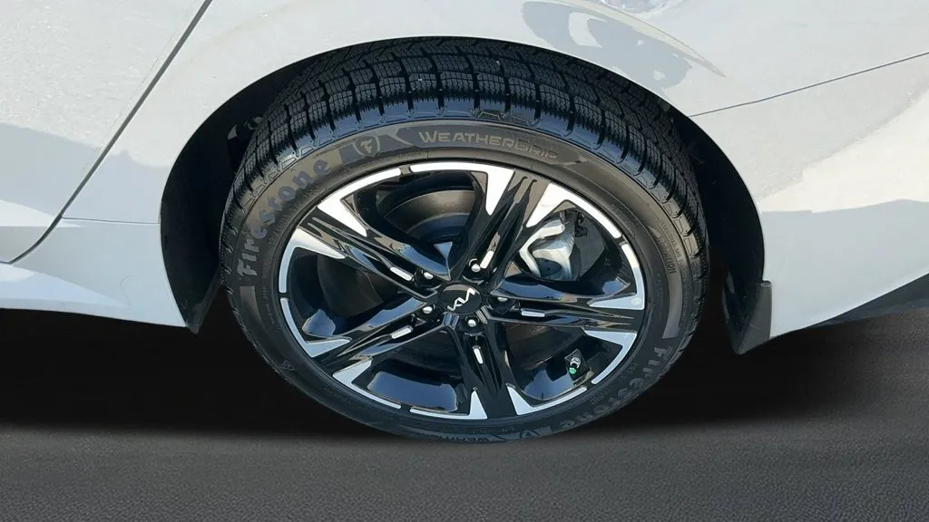 Kia K5 photo 11