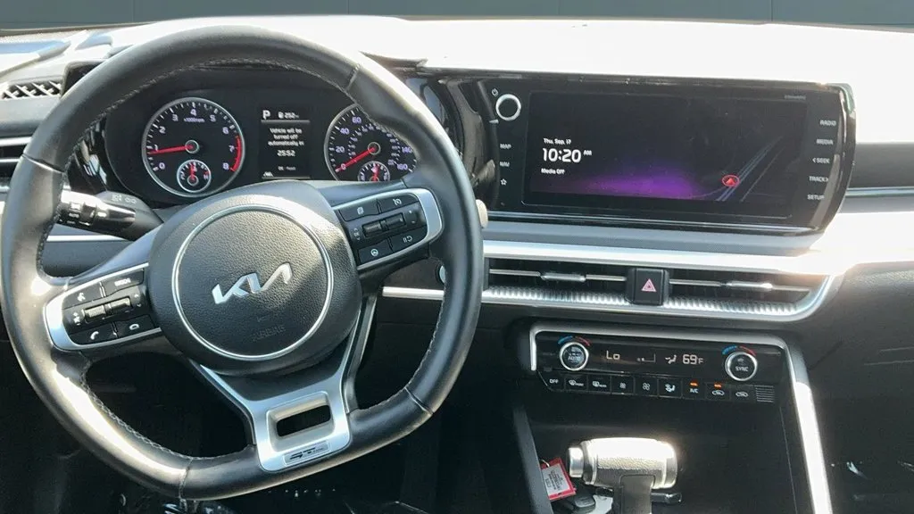 Kia K5 photo 24