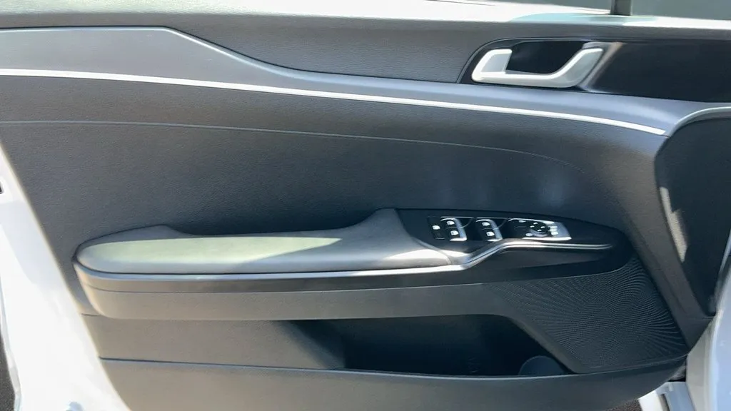 Kia K5 photo 15
