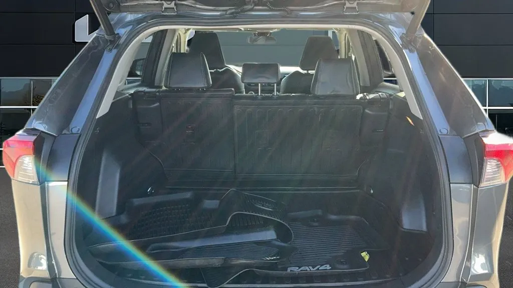 Toyota RAV4 photo 18