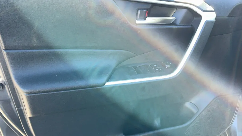 Toyota RAV4 photo 15