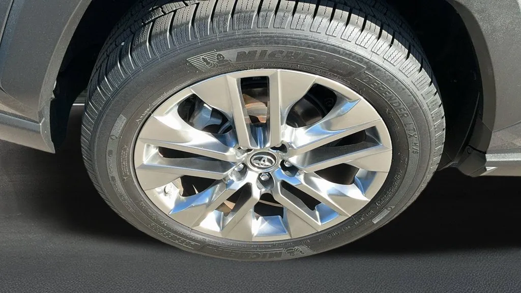 Toyota RAV4 photo 9