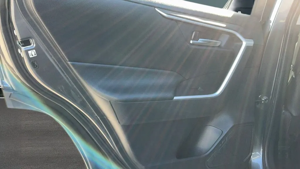Toyota RAV4 photo 17