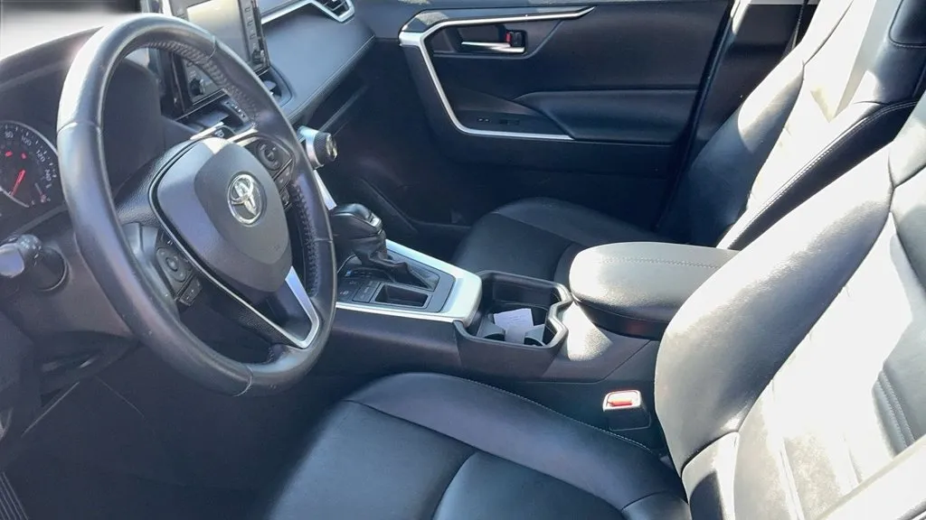 Toyota RAV4 photo 13