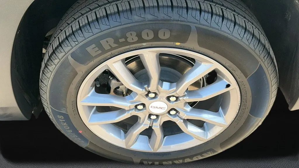 GMC Terrain photo 11