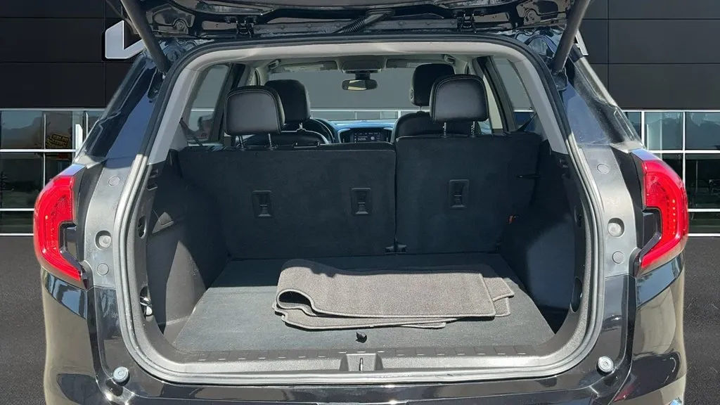 GMC Terrain photo 17