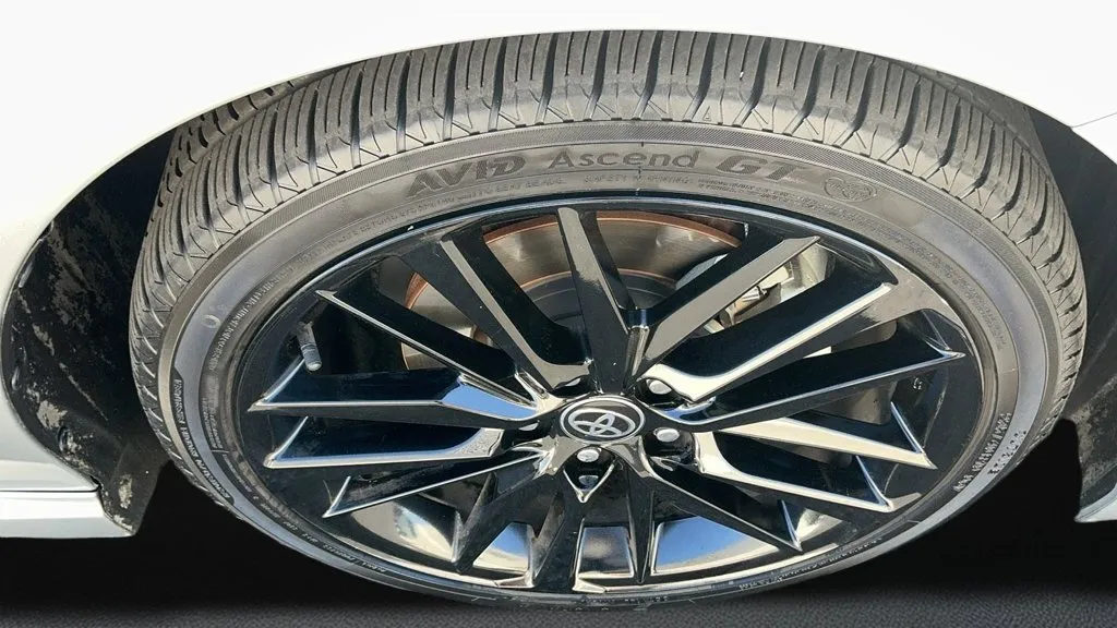 Toyota Camry photo 8