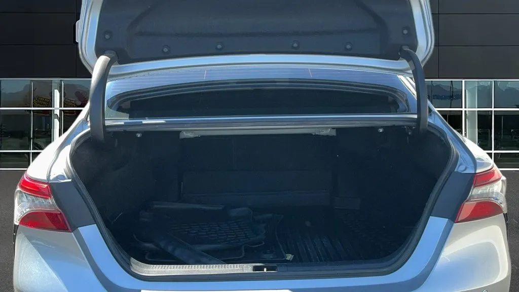 Toyota Camry photo 17