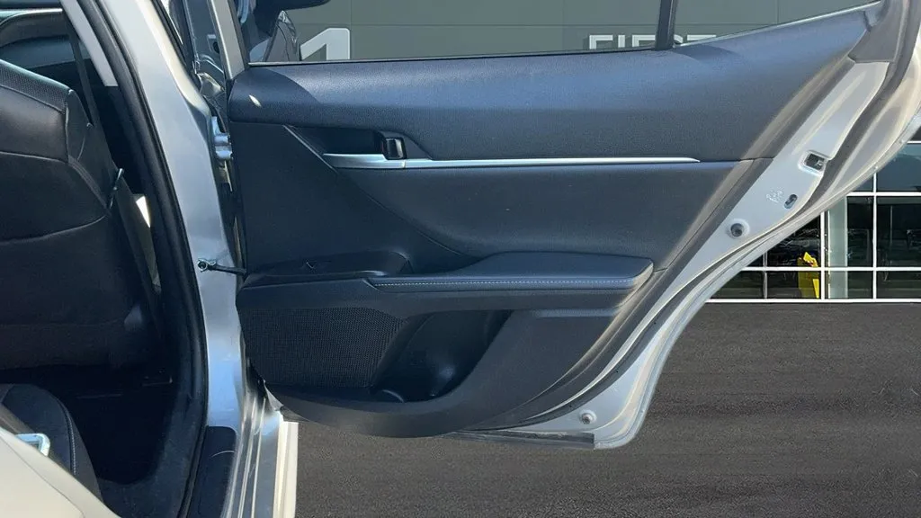Toyota Camry photo 19