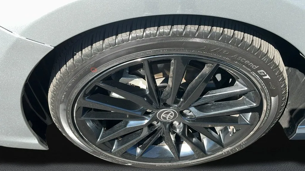 Toyota Camry photo 12