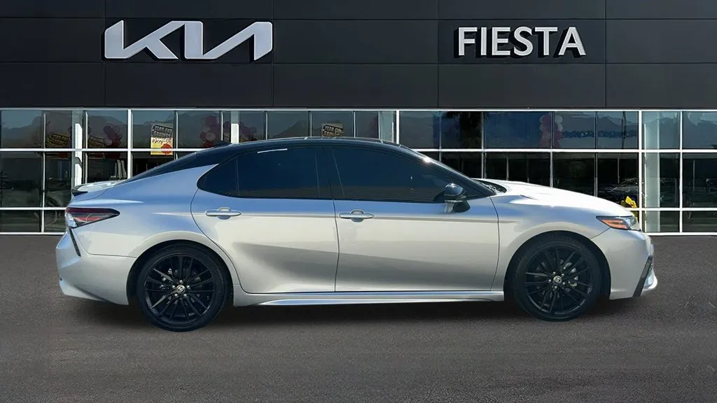 Toyota Camry photo 7