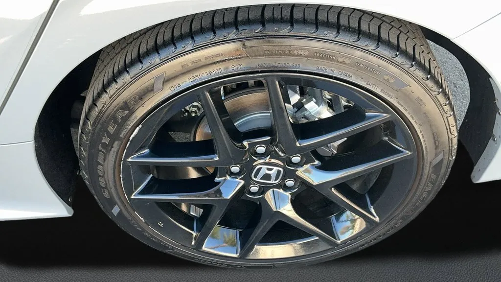 Honda Civic photo 11