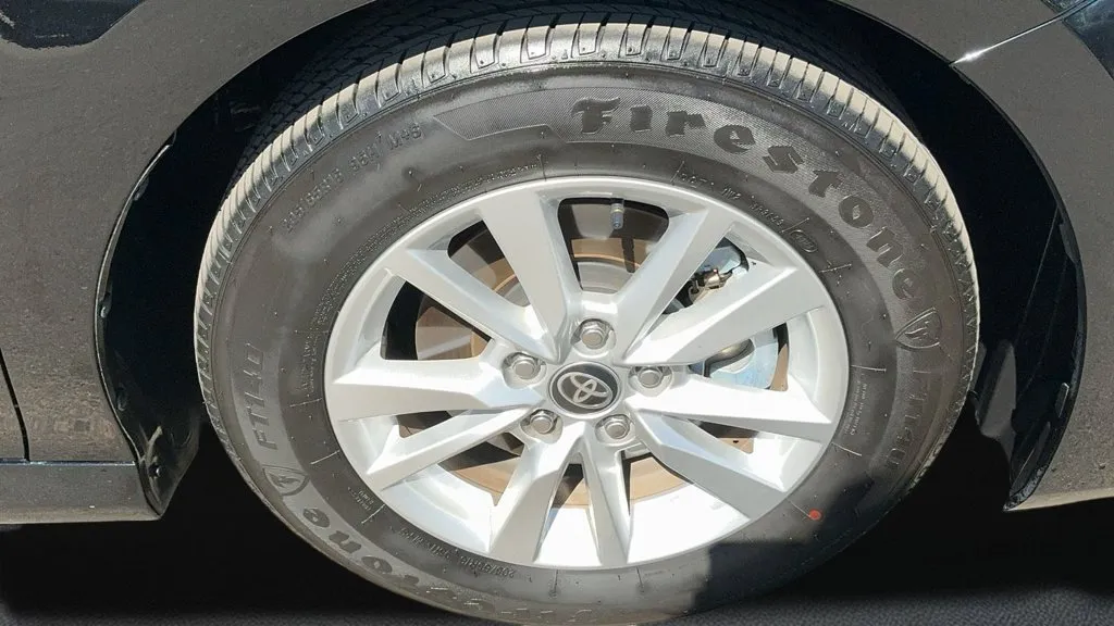 Toyota Camry photo 8