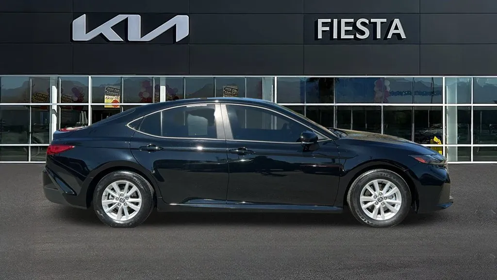 Toyota Camry photo 7