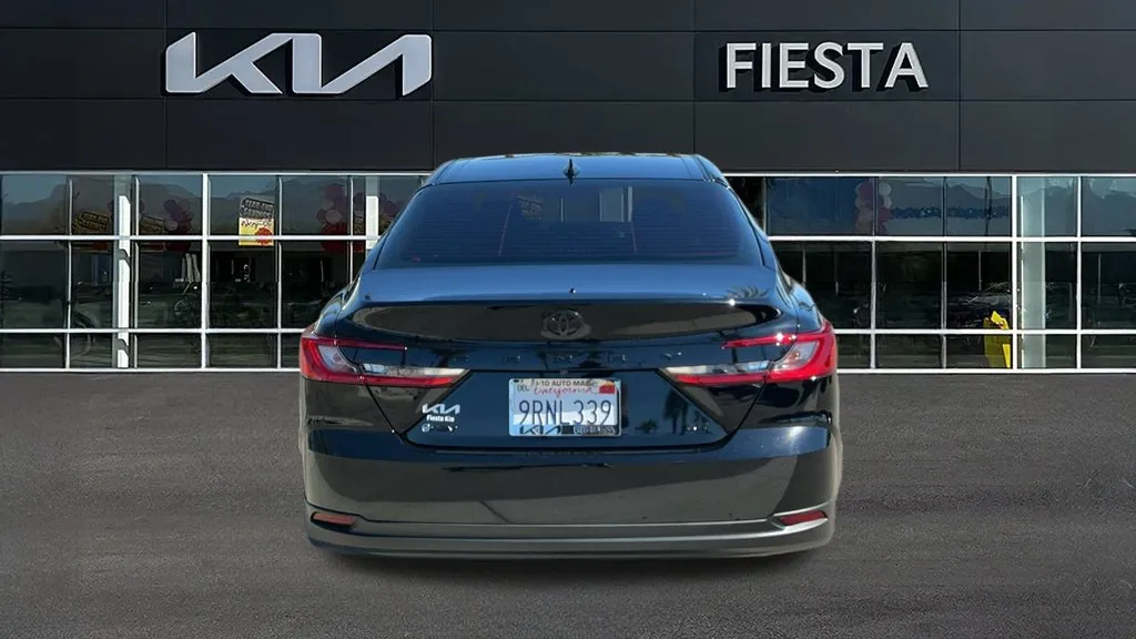 Toyota Camry photo 5