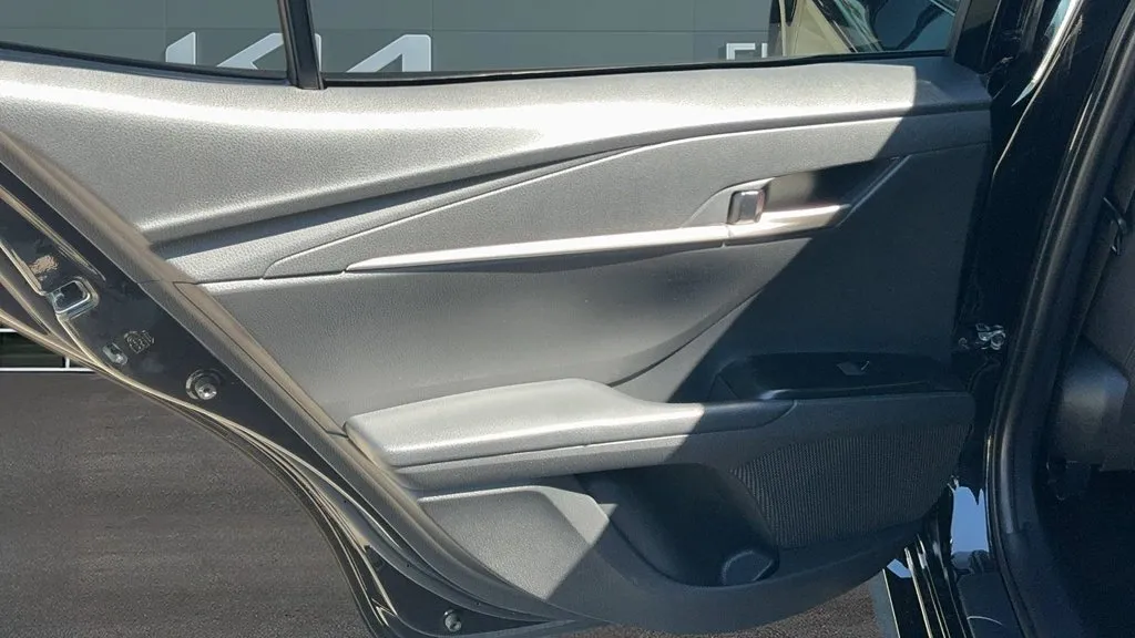 Toyota Camry photo 16