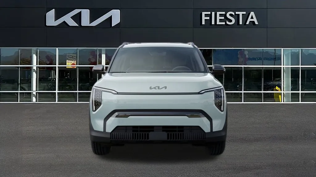 Kia EV3 photo 2