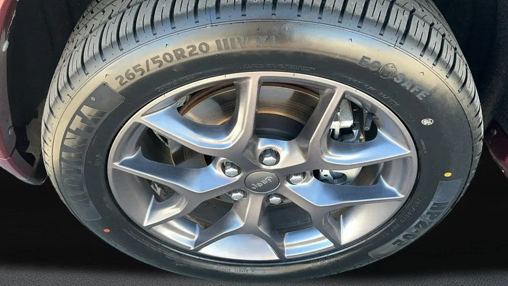 Jeep Grand Cherokee photo 12