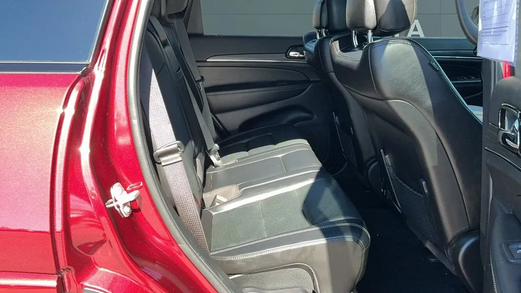 Jeep Grand Cherokee photo 18