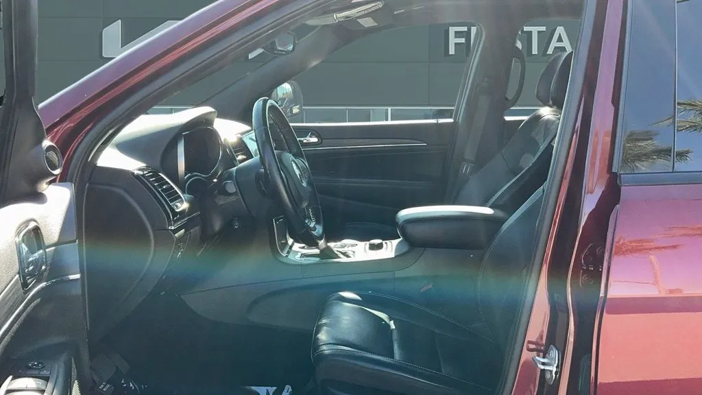 Jeep Grand Cherokee photo 13