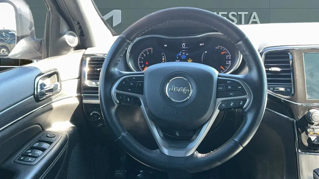 Jeep Grand Cherokee photo 23